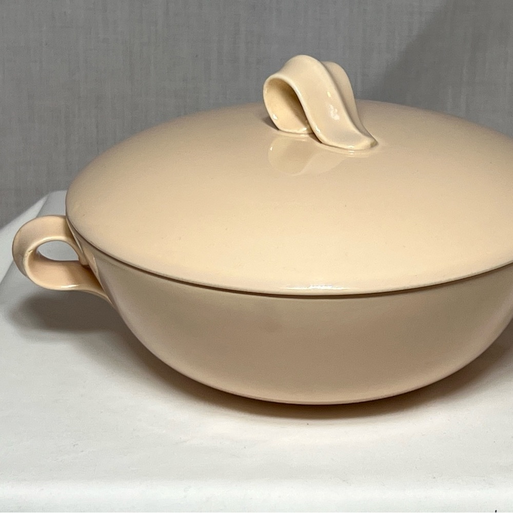 Jubilee antique  Homer, Laughlin, China hot dish casserole dish 1950s USA